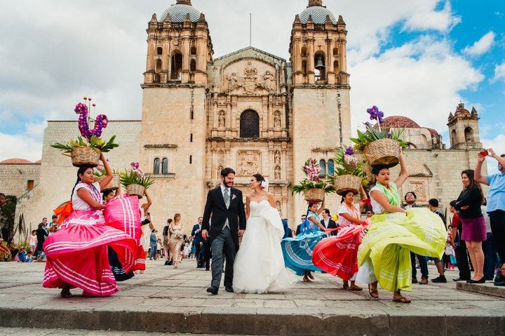 ¿Buscas algo diferente? Vive tu boda entre calles coloniales y calenda